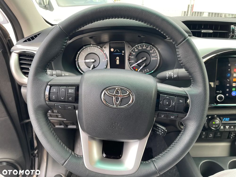 Toyota Hilux - 16