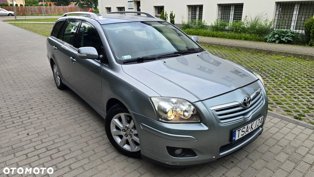Toyota Avensis 2.0 D-4D Premium - 1