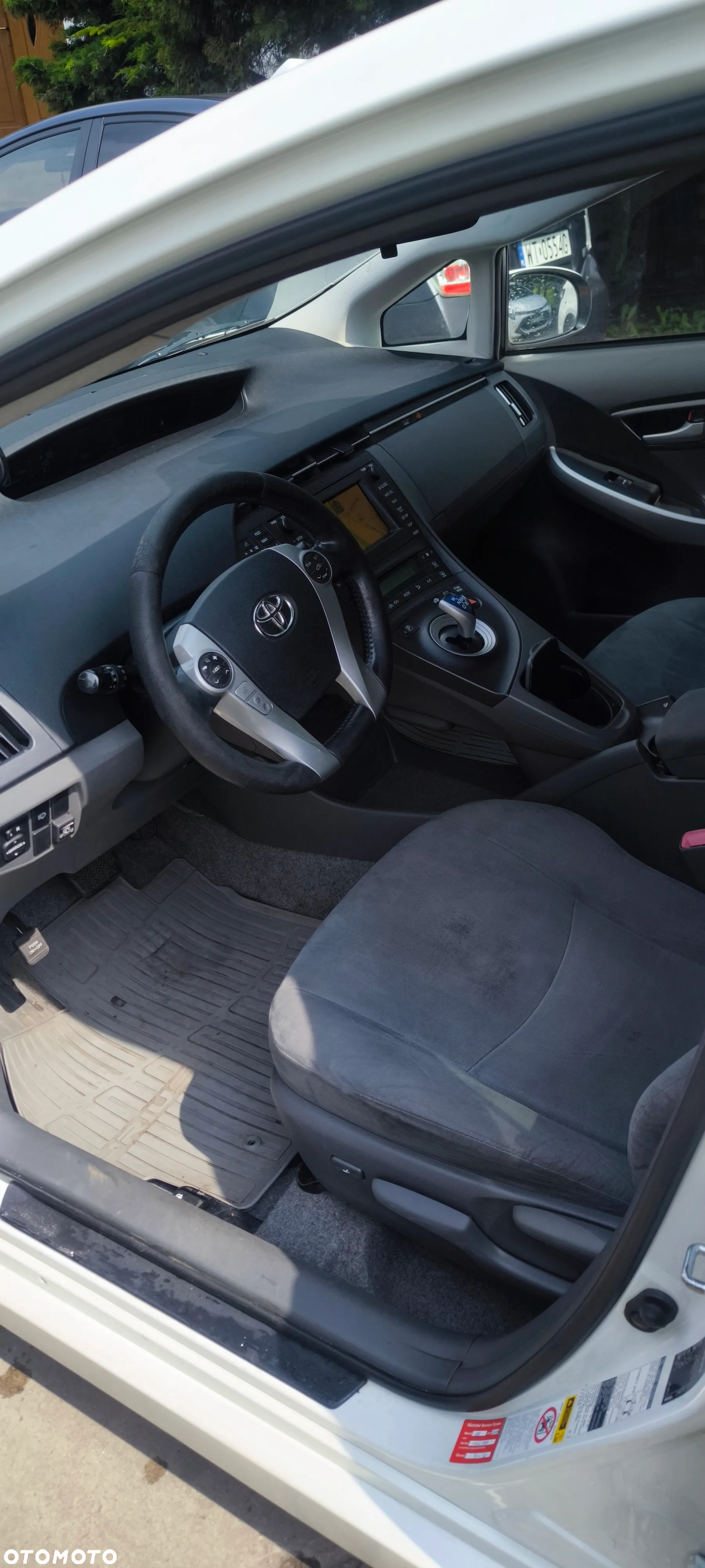 Toyota Prius 1.8 HSD Sol - 6