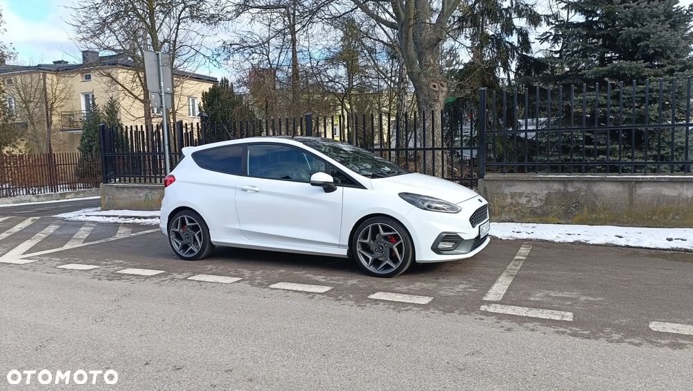 Ford Fiesta - 11