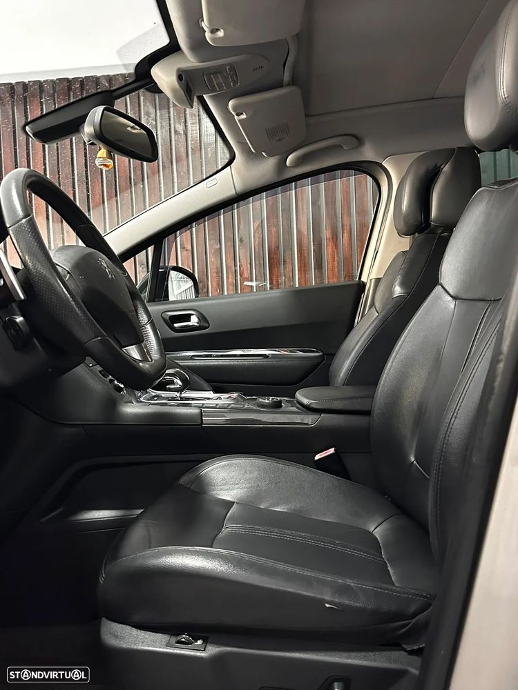Peugeot 3008 2.0 HDi Hybrid4 J18 - 12