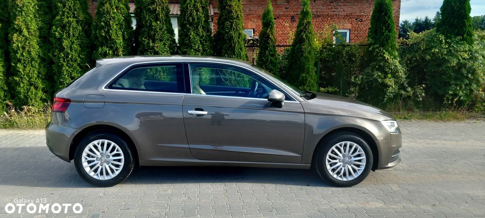 Audi A3 Sportback 1.6 TDI DPF Ambiente - 4