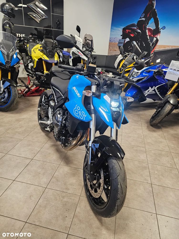 Suzuki GSX - 10