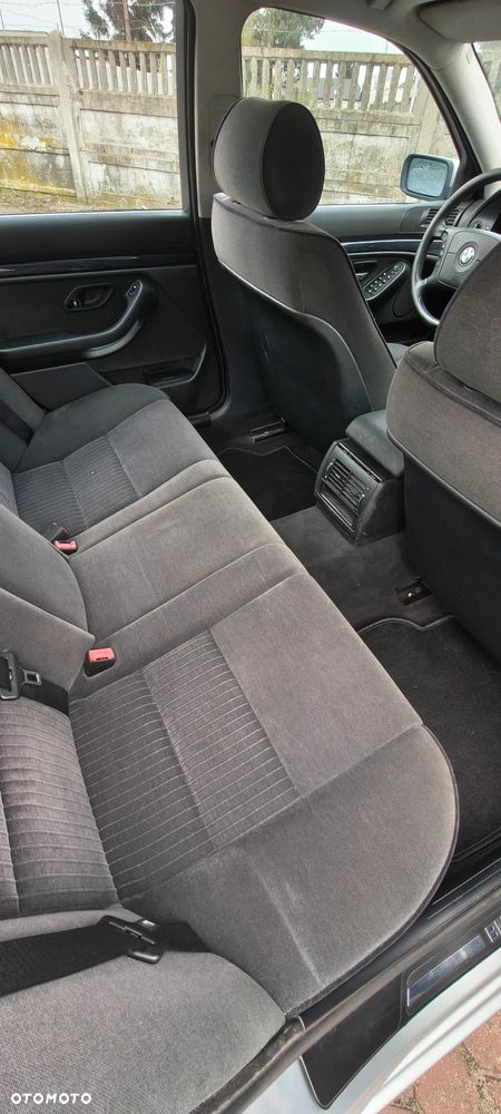 BMW Seria 5 528i - 12