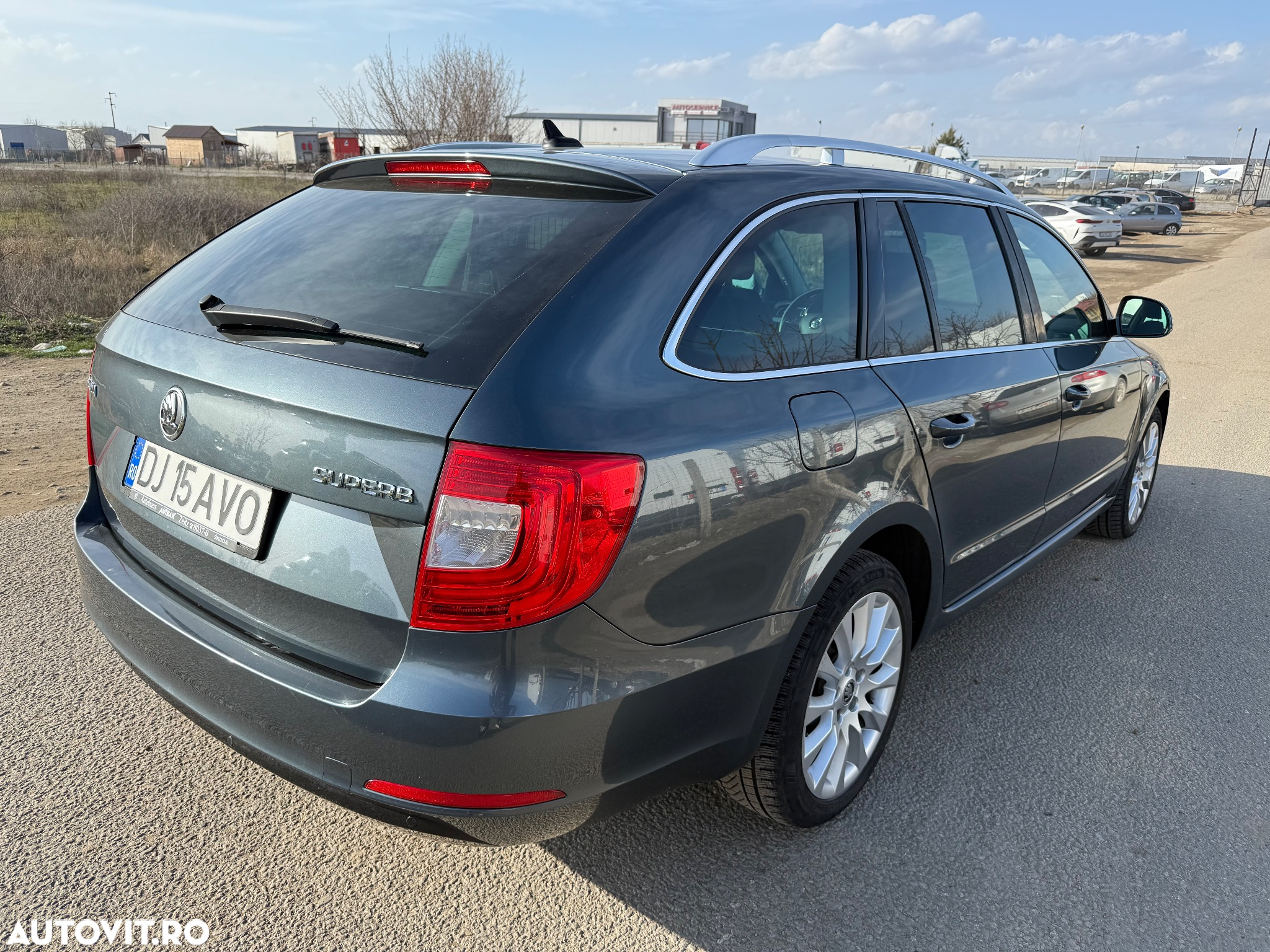 Skoda Superb 2.0 TDI DSG Active - 9