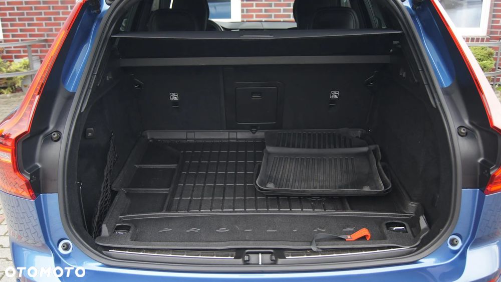 Volvo XC 60 D4 AWD R-Design - 26