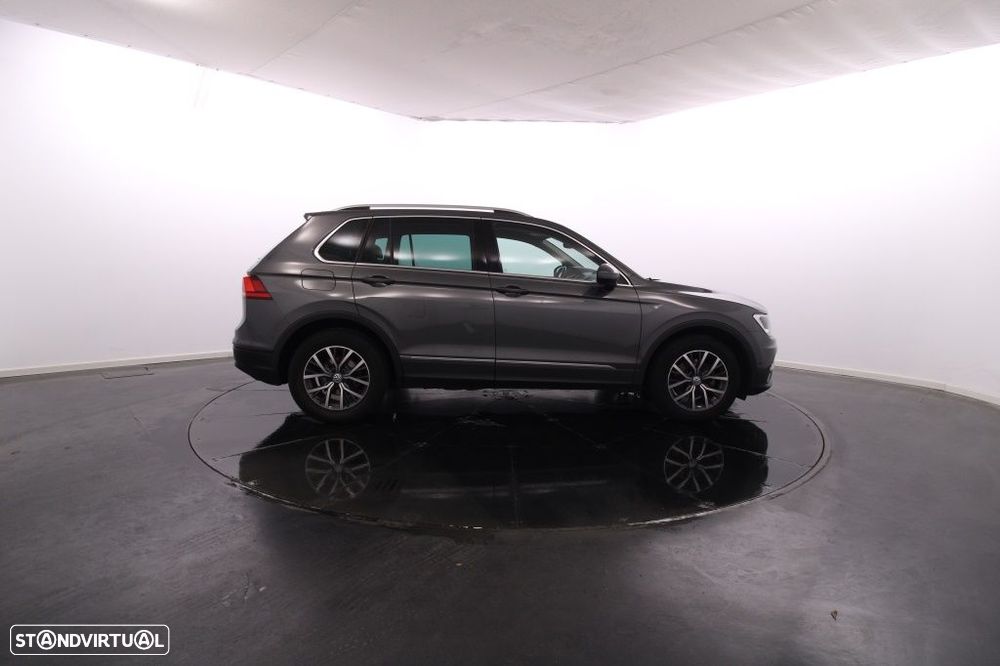 VW Tiguan 1.6 TDI Confortline - 9