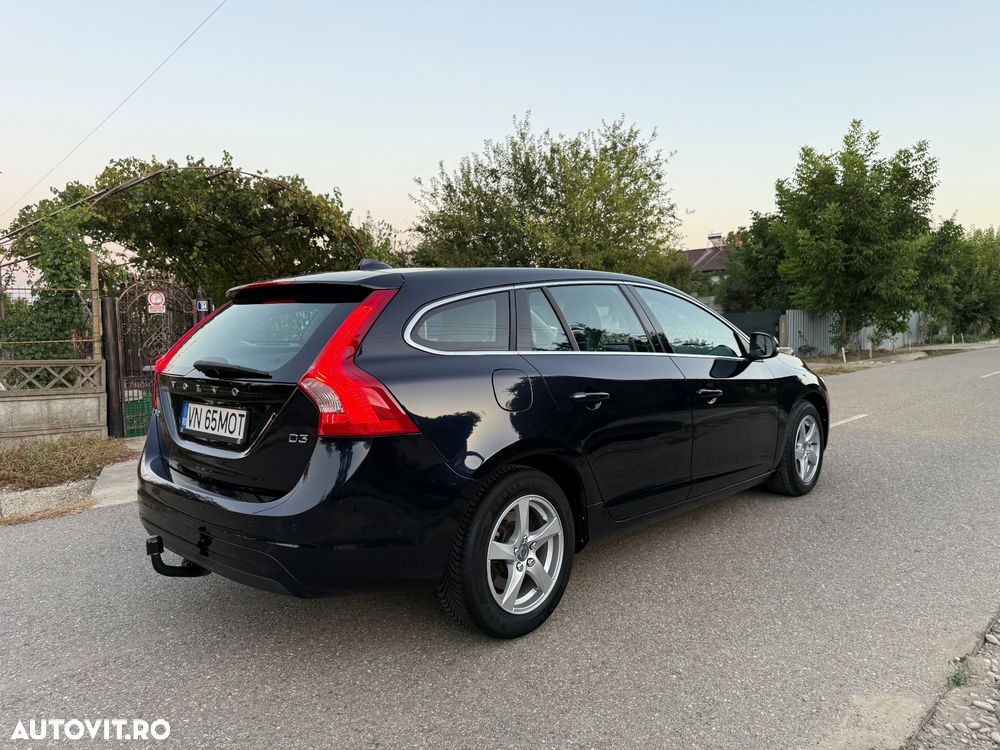 Volvo V60 D3 Momentum Pro - 4