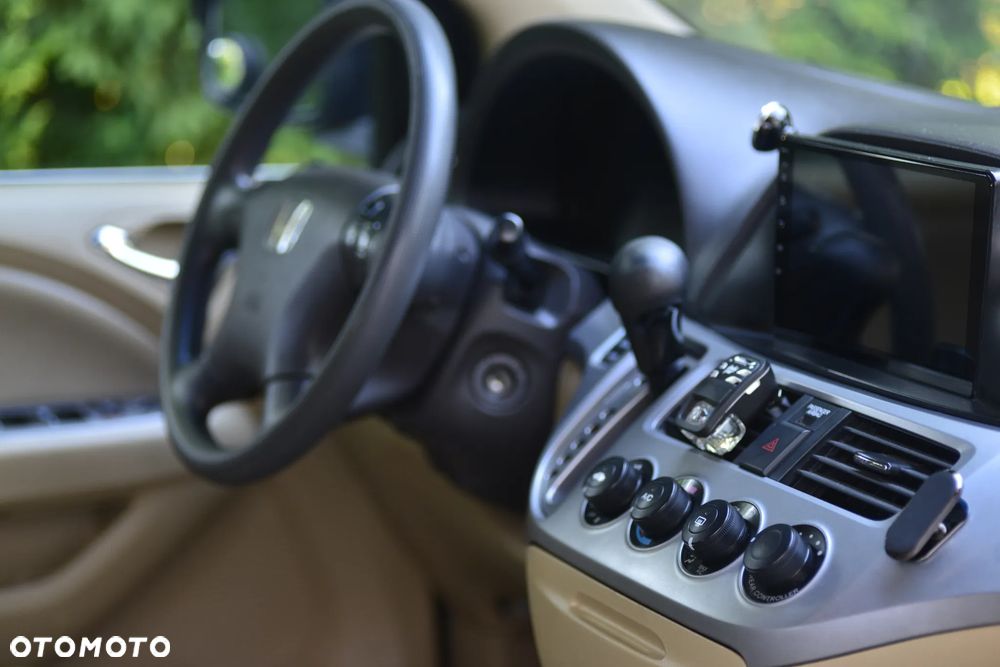 Honda Odyssey 3.5 LX - 10