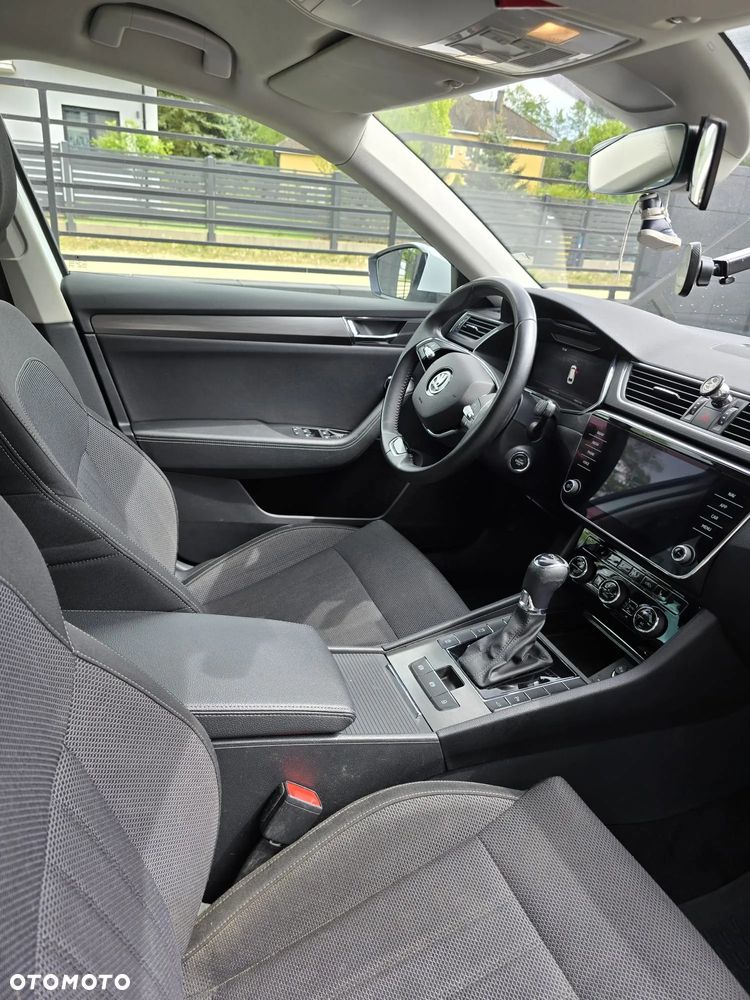 Skoda Superb 2.0 TDI SCR Ambition DSG - 19