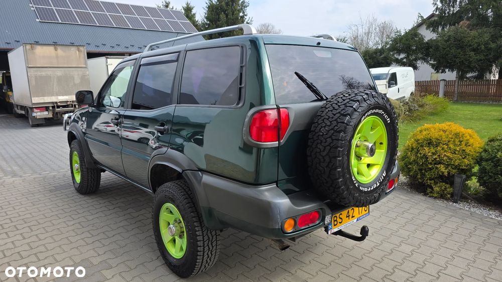 Nissan Terrano 2.7 TDi Comfort - 11