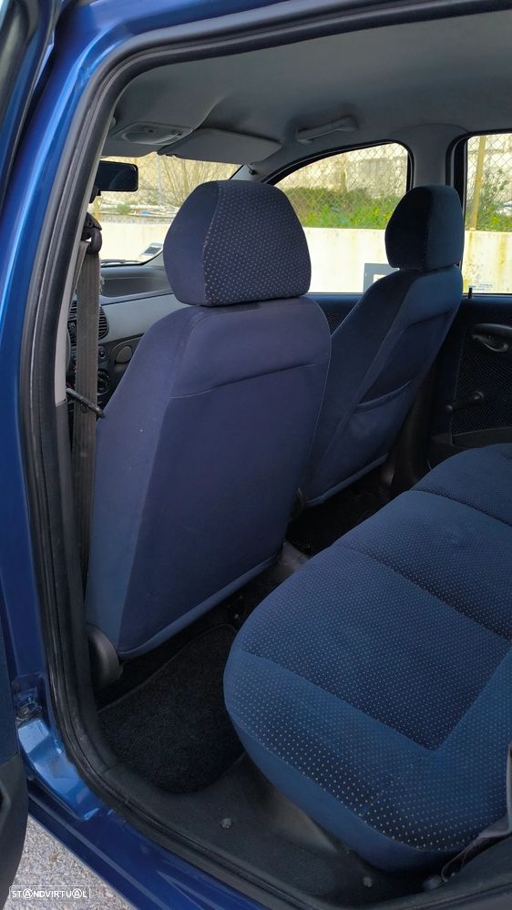 Fiat Punto 1.9 JTD HLX - 40