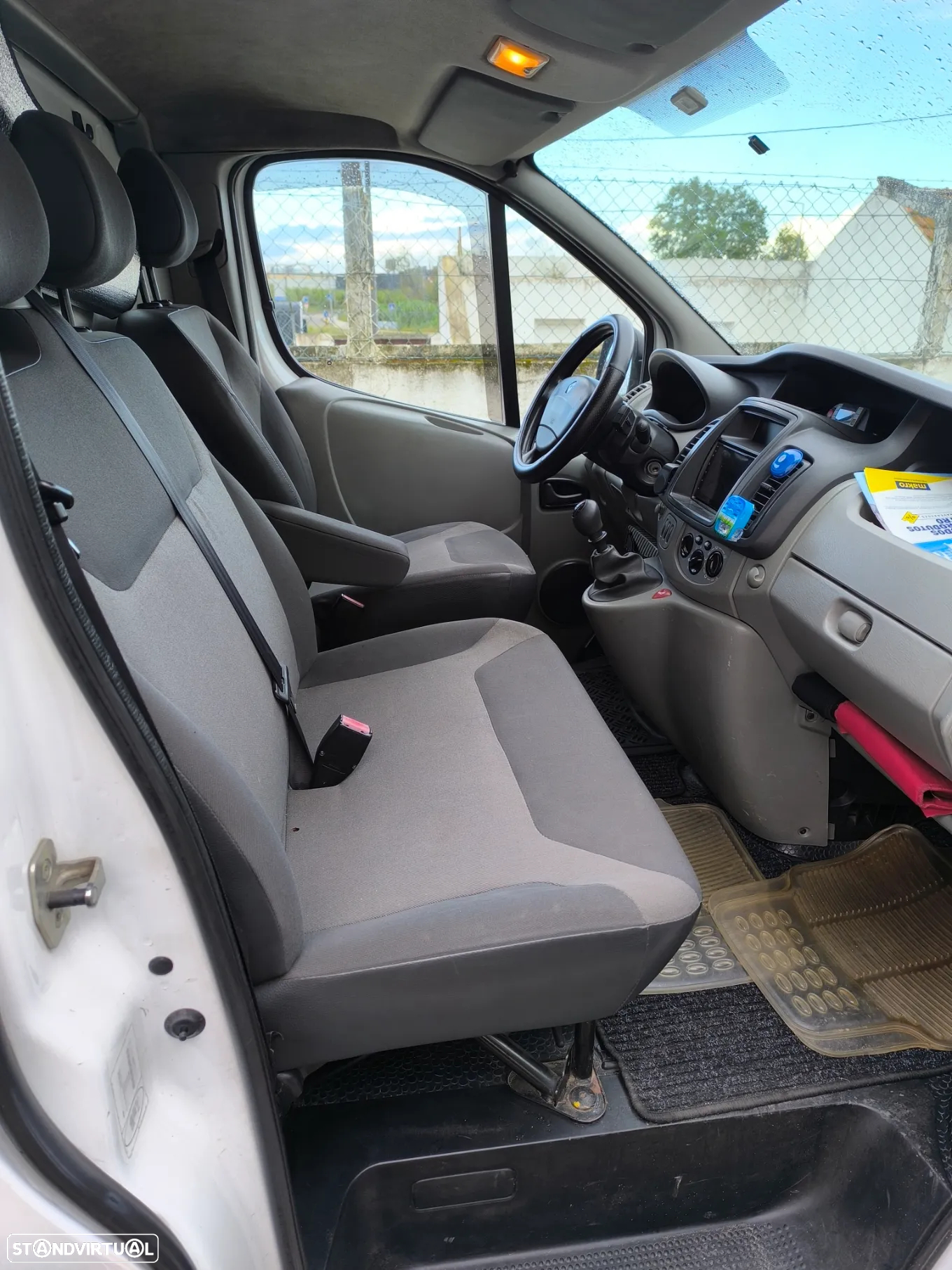 Renault Traffic 115 dci com motor frio - 8