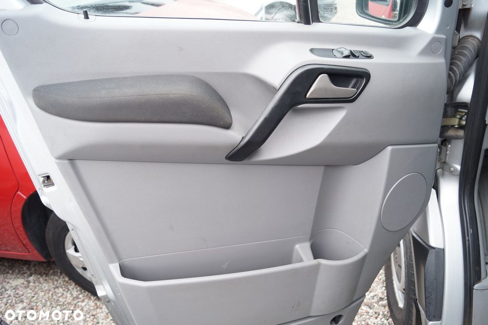 Volkswagen CRAFTER - 11