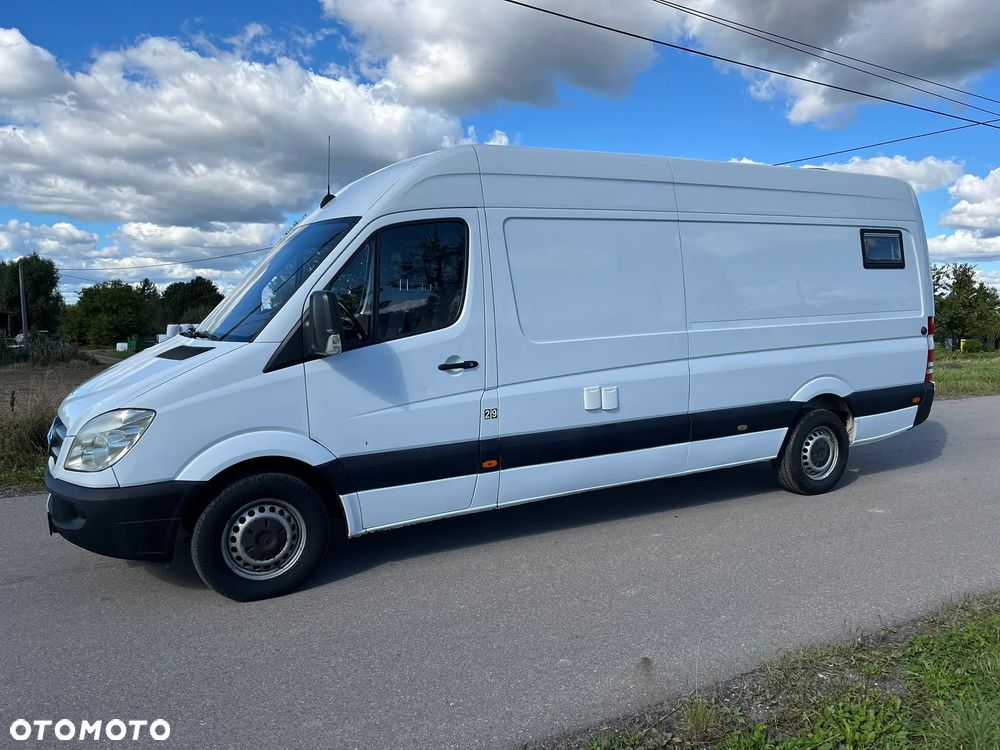 Mercedes-Benz Sprinter - 2