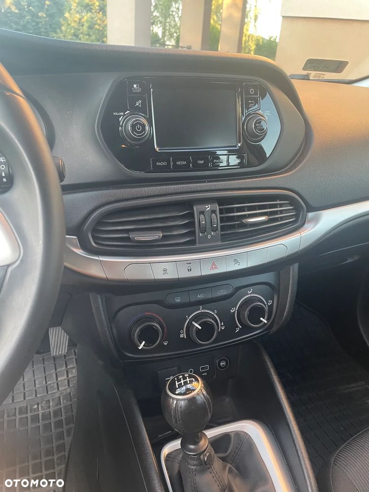 Fiat Tipo 1.4 16v Easy - 16
