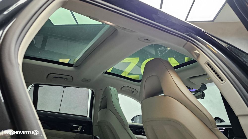 Porsche Panamera Sport Turismo 4 E-Hybrid Platinum Edition - 28