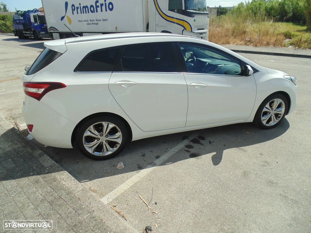 Hyundai i30 SW 1.6 CRDi GO! - 8