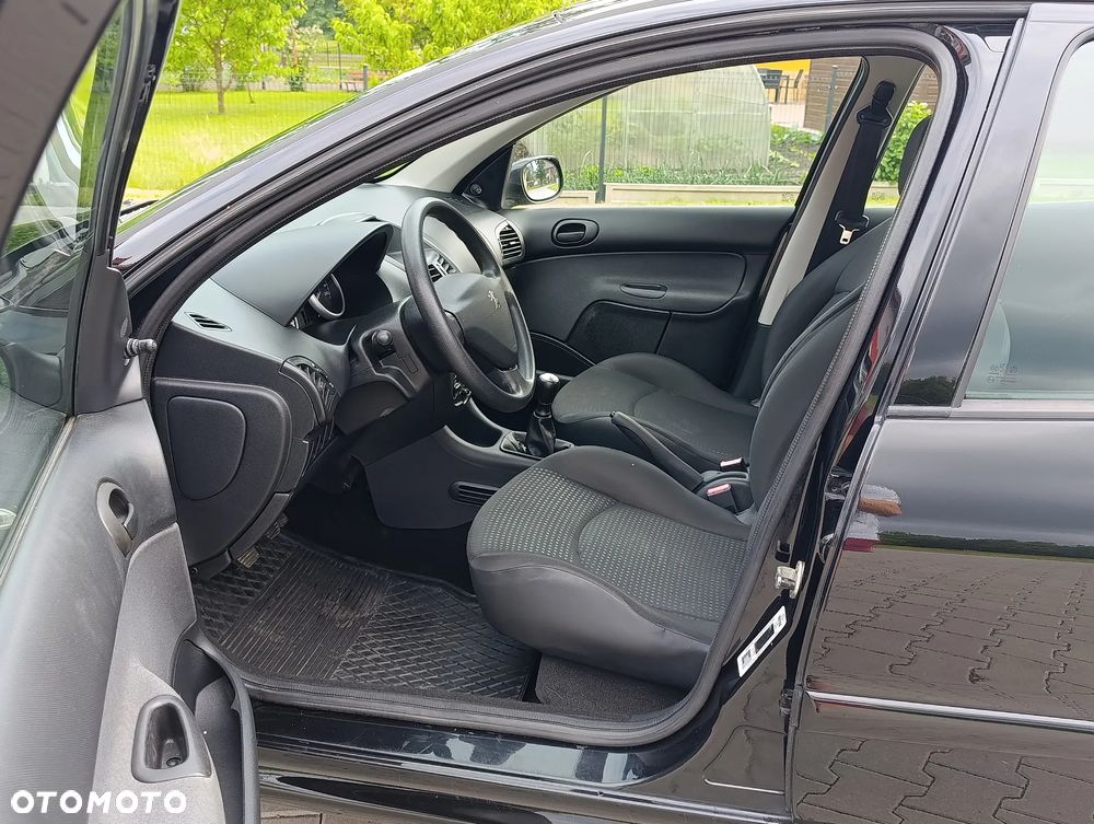 Peugeot 206 plus - 17