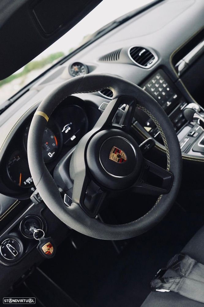 Porsche 718 Cayman GT4 PDK - 10