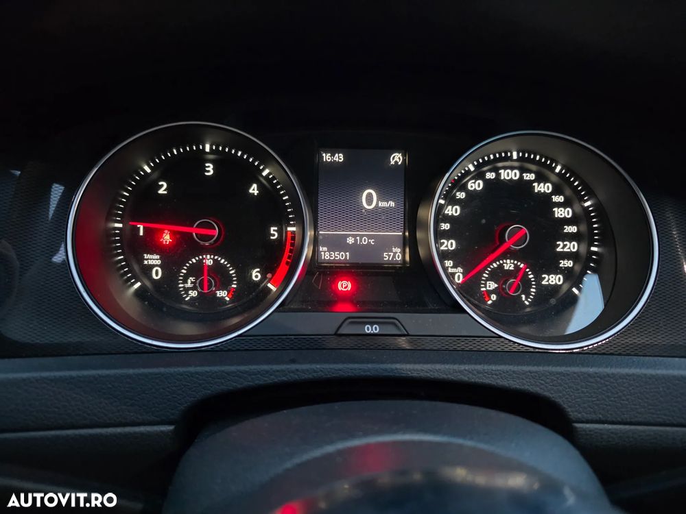 Volkswagen Golf - 10