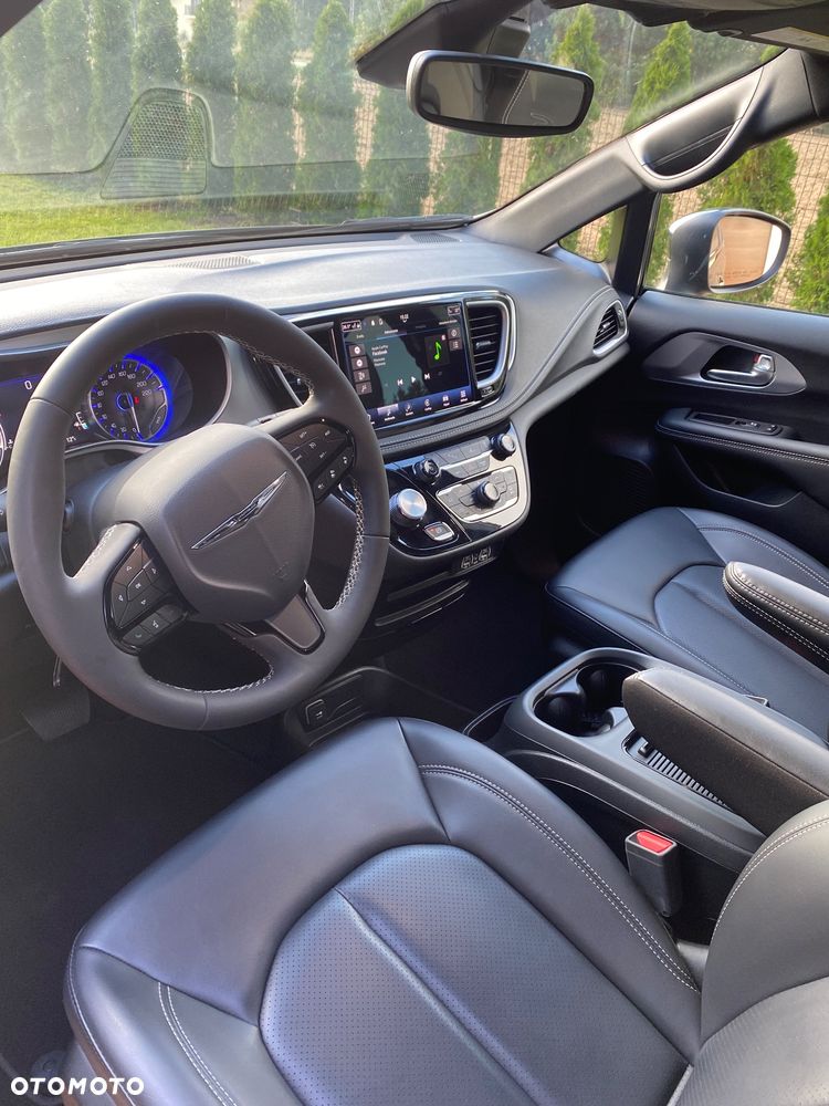 Chrysler Pacifica - 19