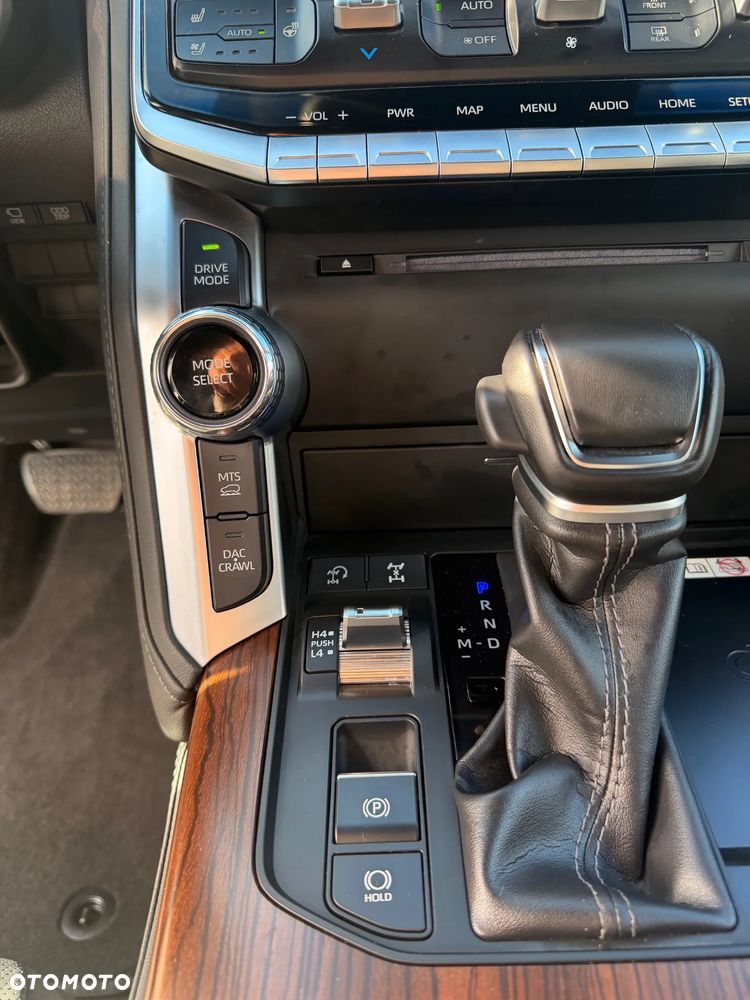 Toyota Land Cruiser - 15