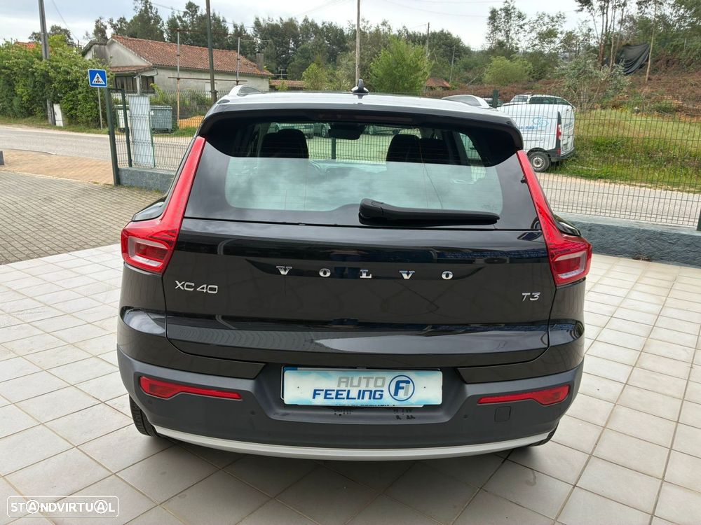Volvo XC 40 1.5 T3 Momentum Tech Edition - 8