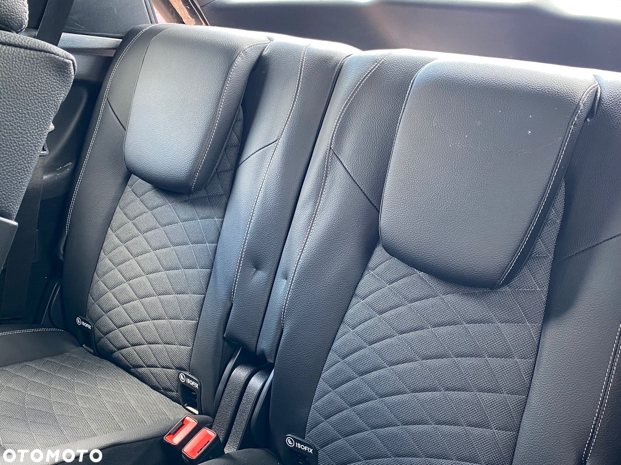 Mercedes-Benz GLB 250 4-Matic 8G-DCT - 19
