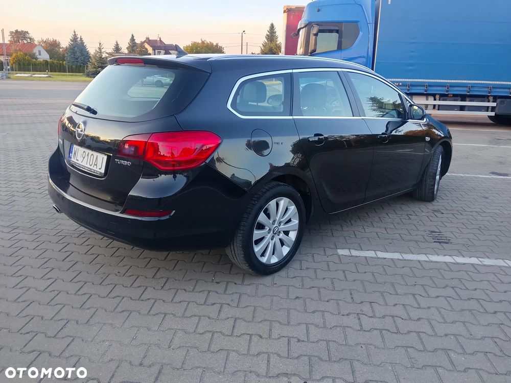 Opel Astra 2012 photo 3