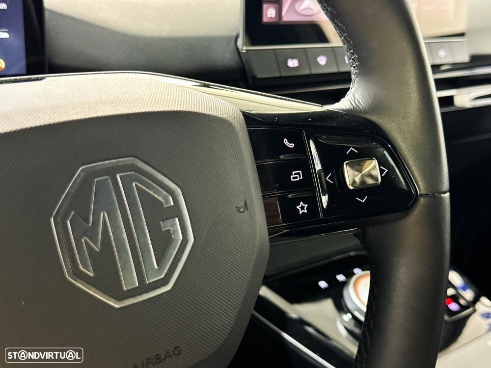 MG MG4 64 kWh Luxury - 44