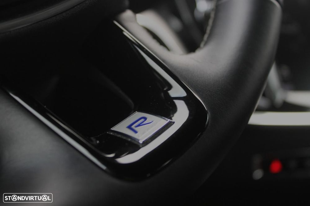 Volvo V60 2.0 T8 AWD TE R-Design - 25