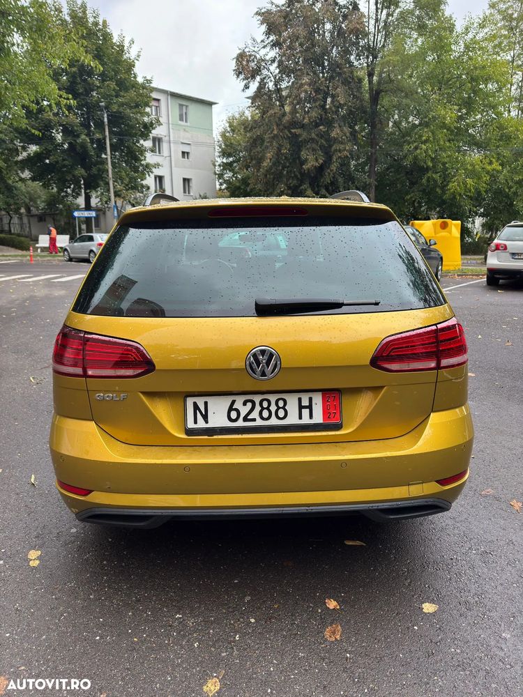Volkswagen Golf - 6