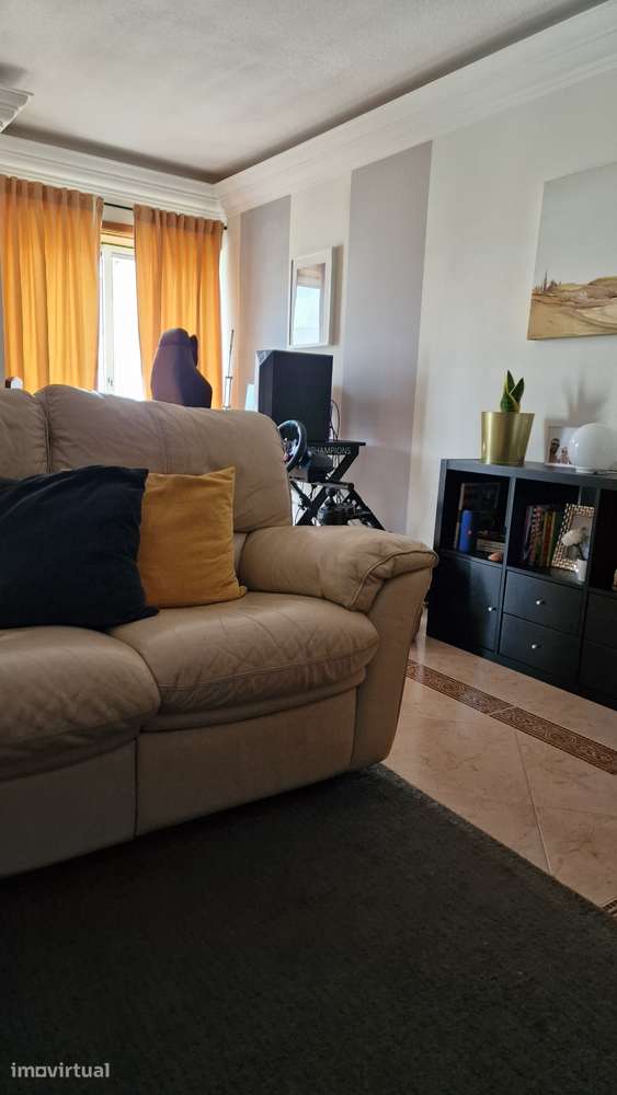 Apartamento T2 com box, cozinha totalmente equipada, 3 varandas - Grande imagem: 3/19