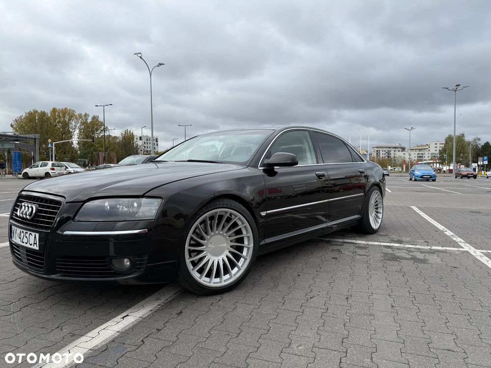 Audi A8 4.2 L Quattro - 3