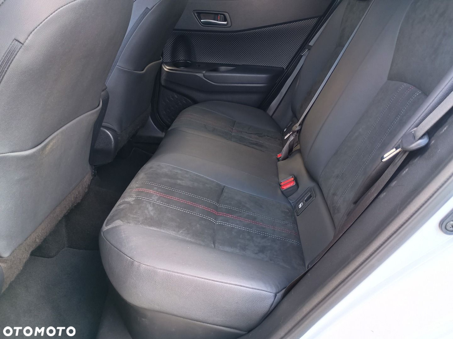 Toyota C-HR - 10