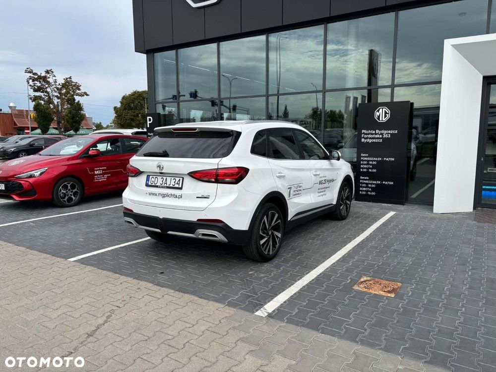 MG ZS Hybrid+ - 8
