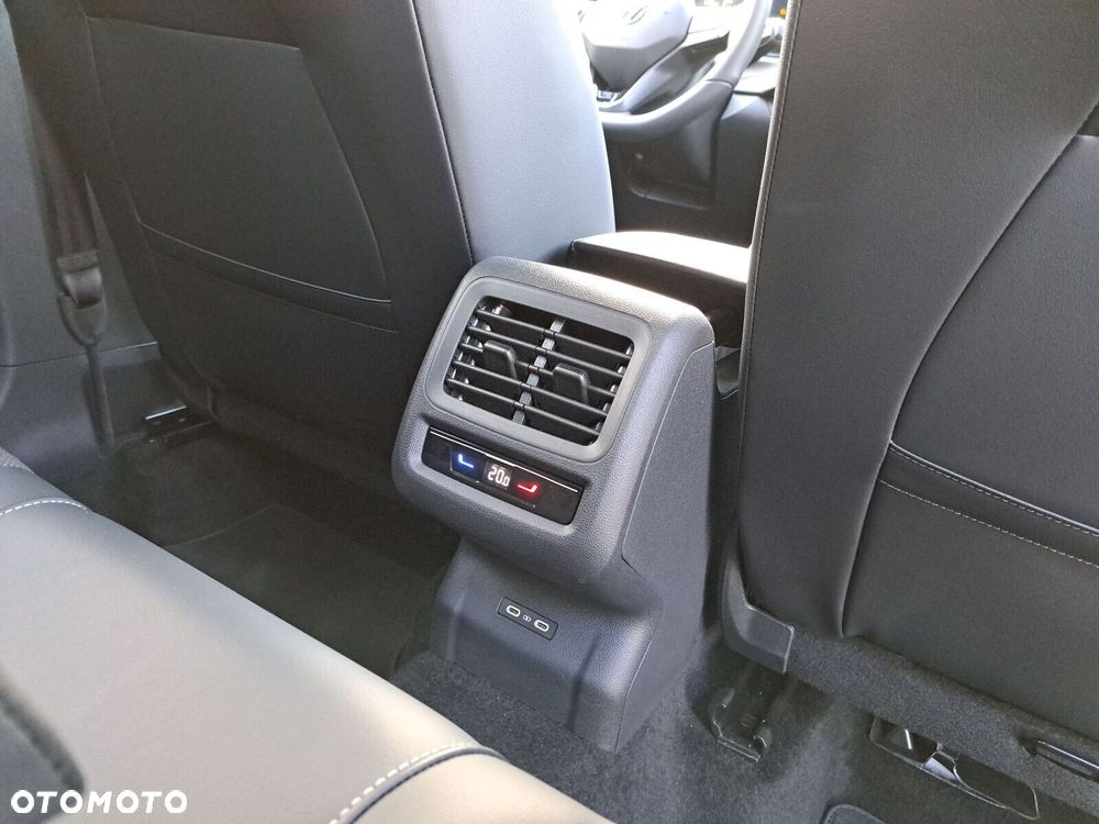 Volkswagen T-Roc - 23