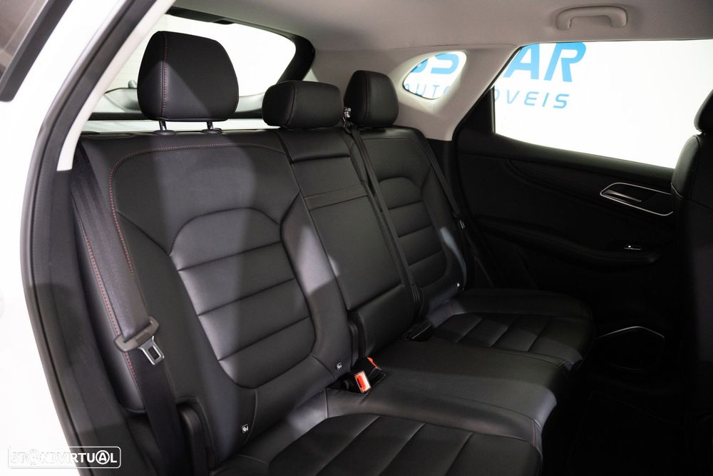 MG EHS 1.5 T-GDI Plug-in Hybrid Luxury - 28