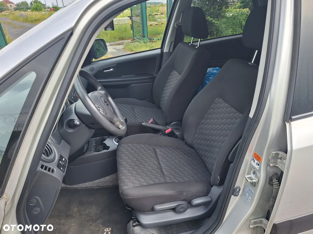 Suzuki SX4 1.6 GS / Premium - 20