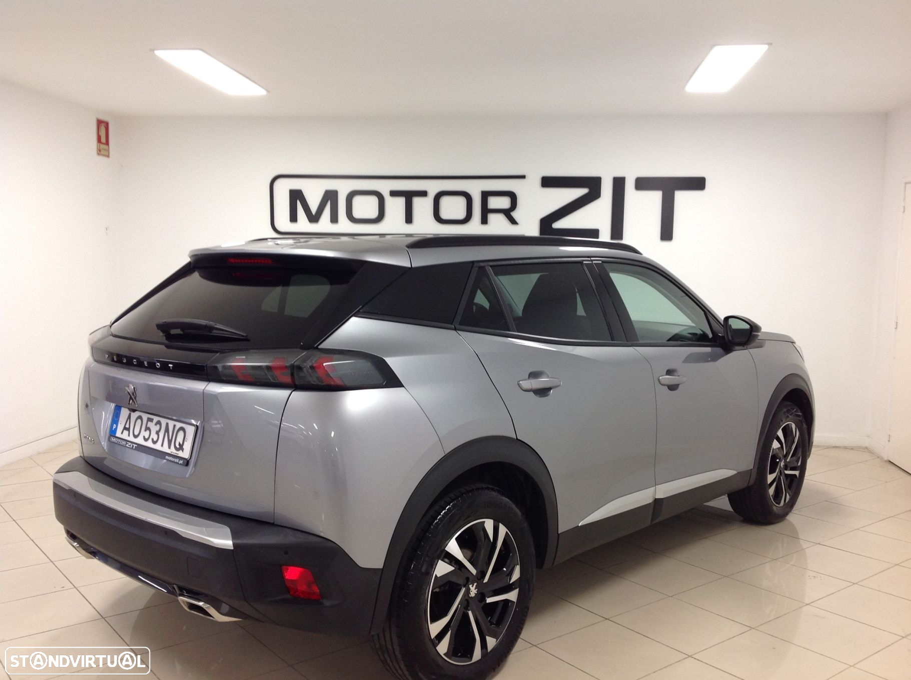 Peugeot 2008 1.2 PureTech Allure EAT8 - 8