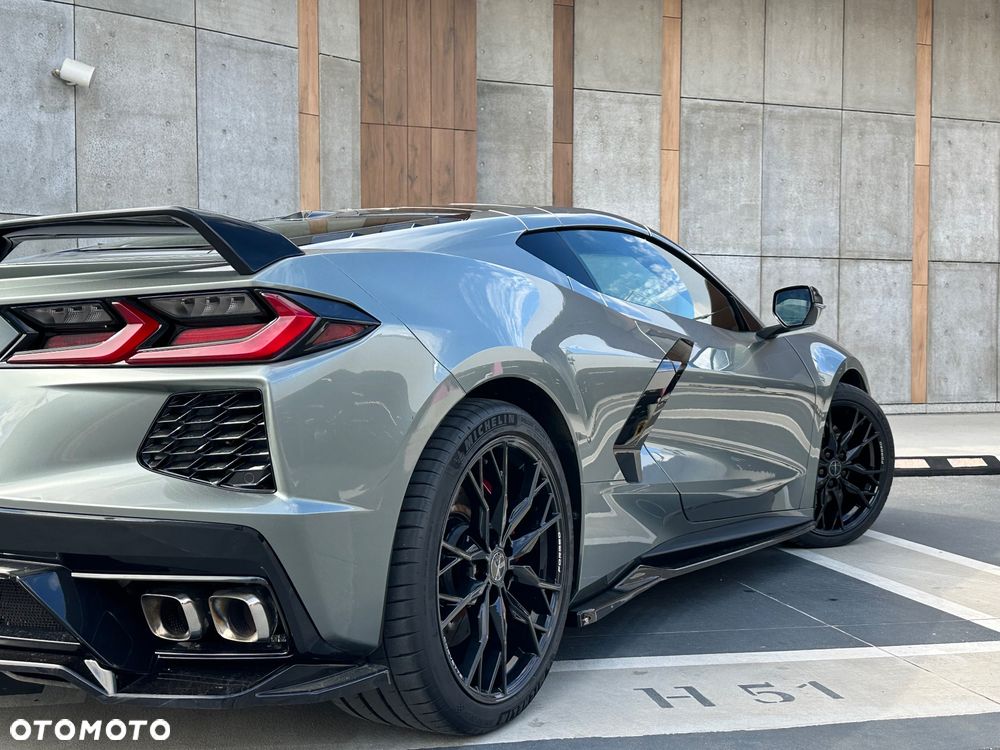 Chevrolet Corvette - 16