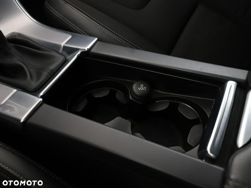 Volvo XC 60 D3 Geartronic Momentum - 28