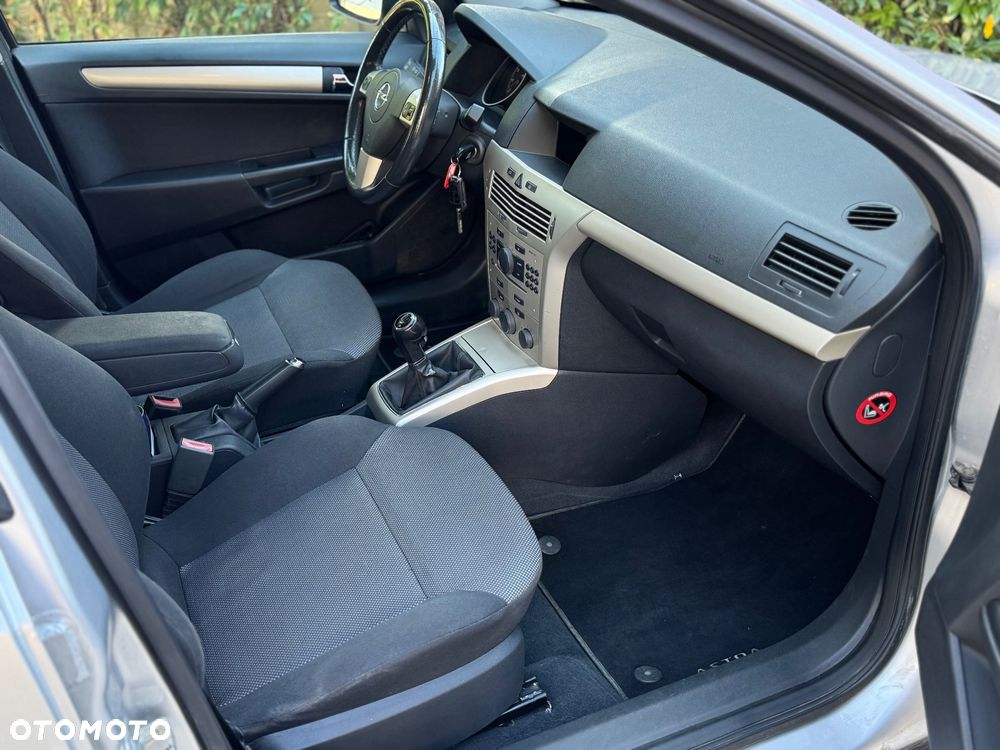 Opel Astra 1.6 Enjoy - 11