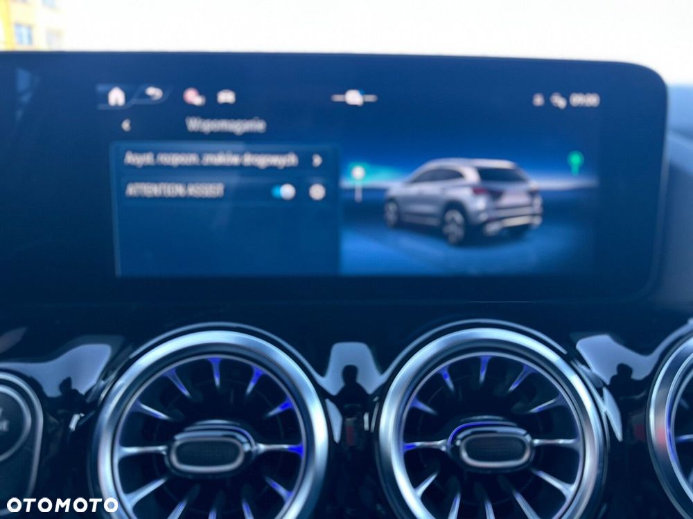 Mercedes-Benz GLA - 19