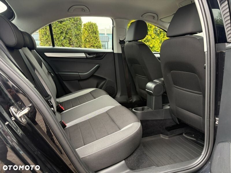 Skoda RAPID 1.0 TSI Ambition - 12