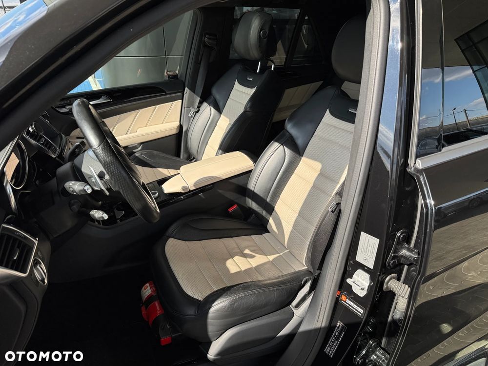 Mercedes-Benz ML 63 AMG 4-Matic - 11