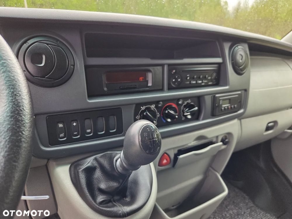 Nissan Interstar - 23