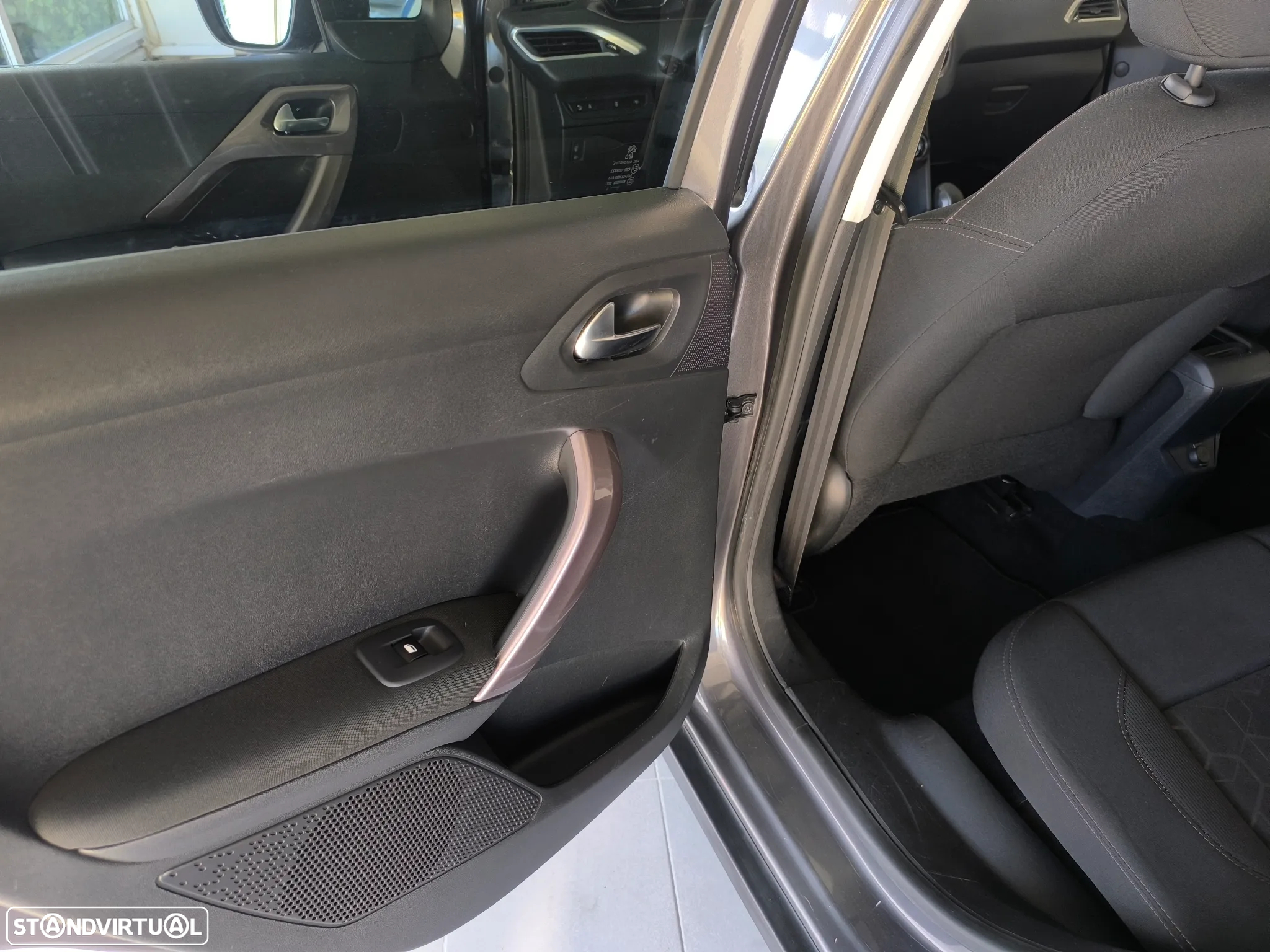 Peugeot 208 1.2 PureTech Allure - 16