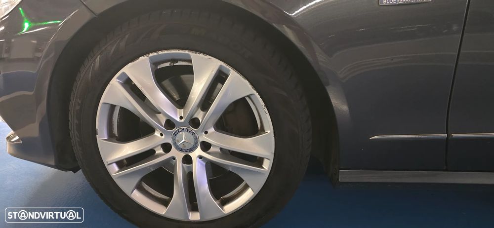 Mercedes-Benz E 250 CDi Avantgarde BlueEfficiency Auto. - 10